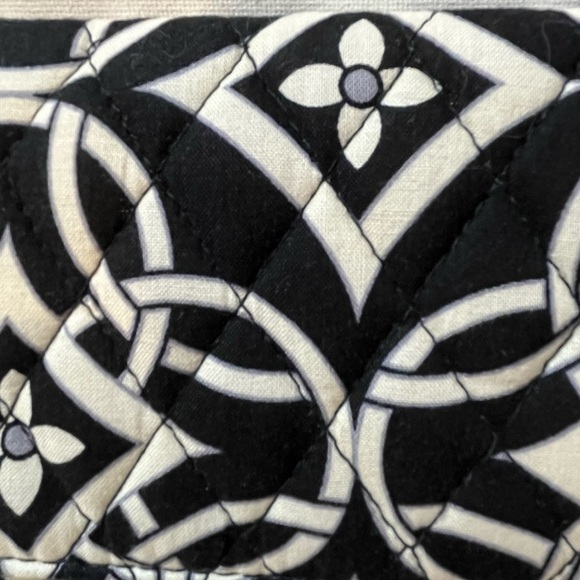 VERA BRADLEY TRIFOLD BLACK WHITE GREY RETIRED CONCERTO QUILTED WALLET - Picture 10 of 11